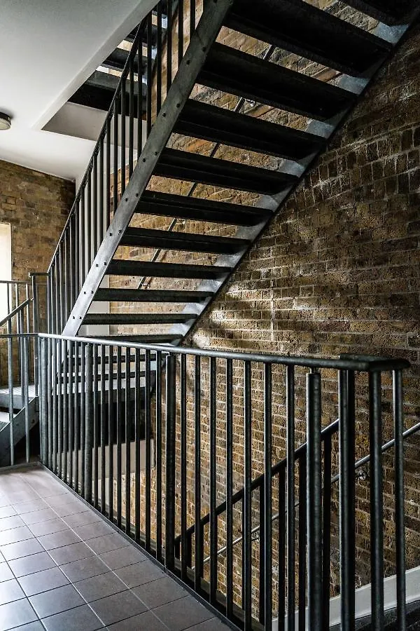 Livestay-Fabulous Three Bed Warehouse Conversion Apartment London 0*,  United Kingdom