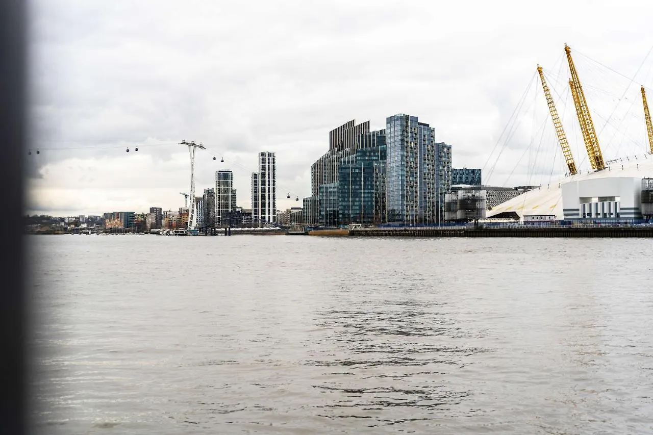 Livestay-Fabulous Three Bed Warehouse Conversion Apartment London 0*,